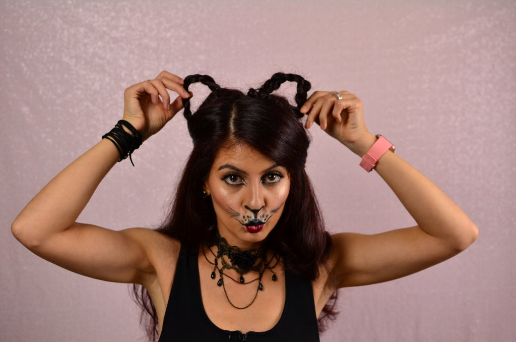 Halloween Cat Hairstyle-How to make cat ears with your own hair