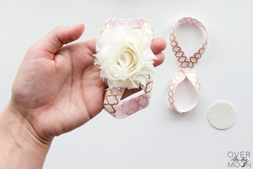 DIY Baby Barefoot Sandals are perfect for babies - 18 months! From topqa.info!