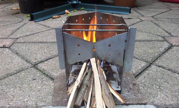 20-DIY-Wood-Fire-Camp-Kitchen