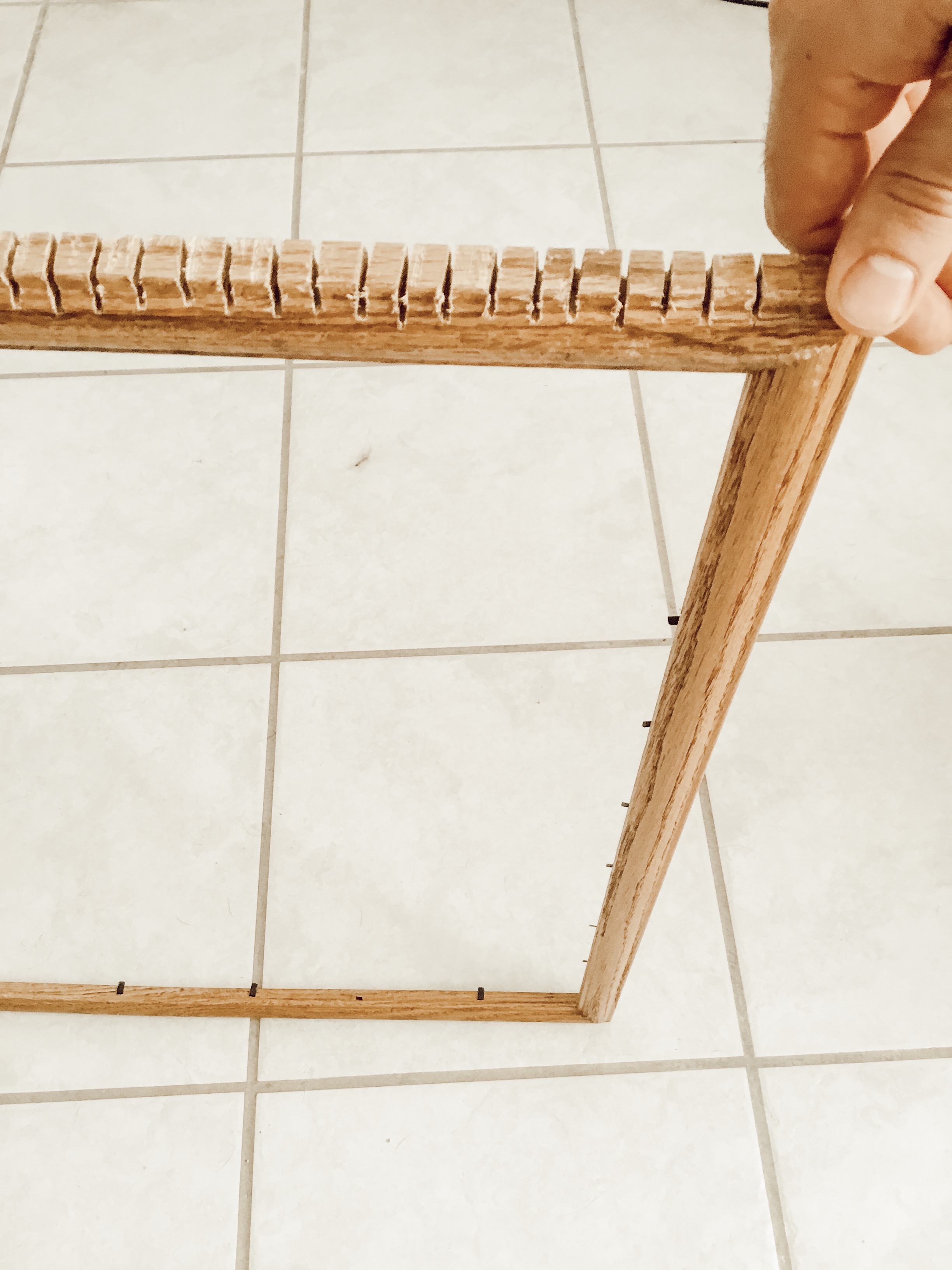 How to make a loom from a picture frame