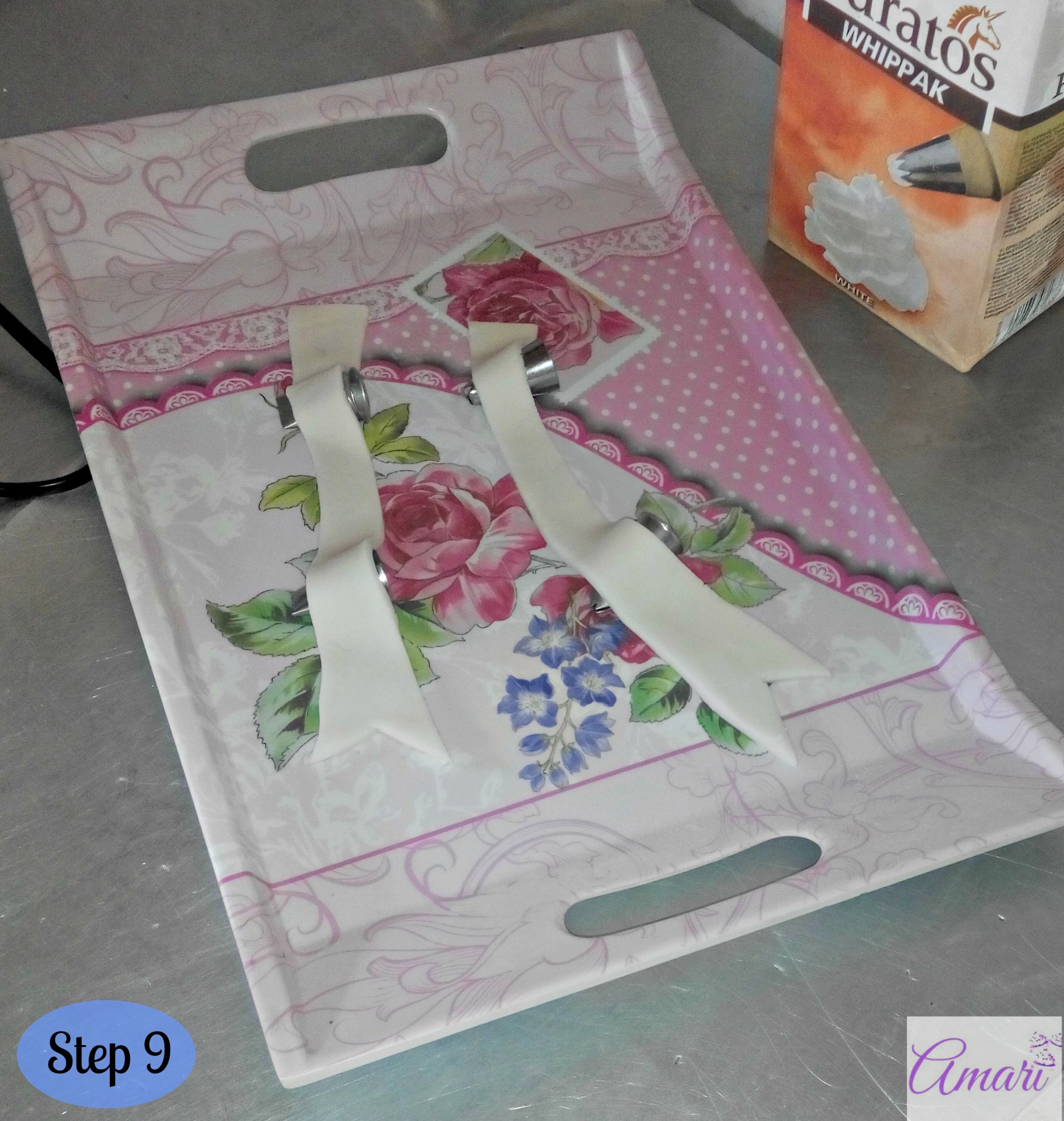 Cake fondant ribbon_Step 9-Amari recipe