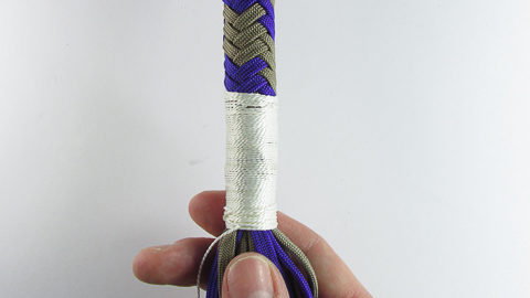 paracord-flogge-step-extra