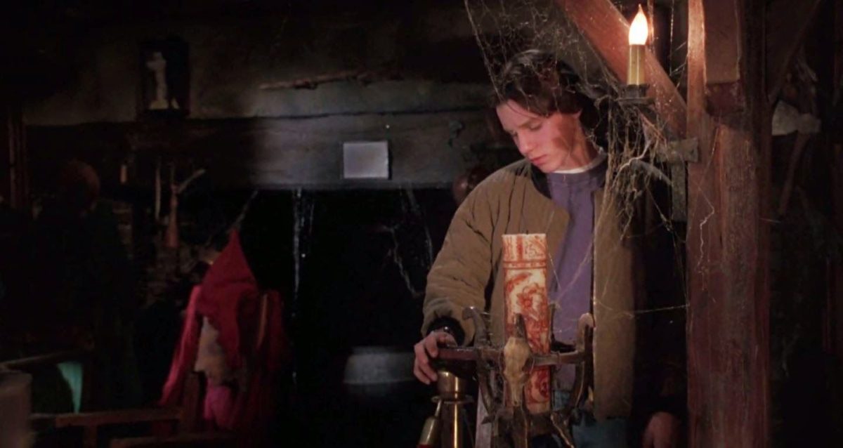 Make your own real black wax flame candle from Hocus Pocus