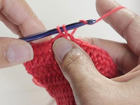 Left hand crochet method