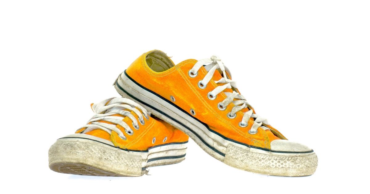 how to remove yellow stains on shoes