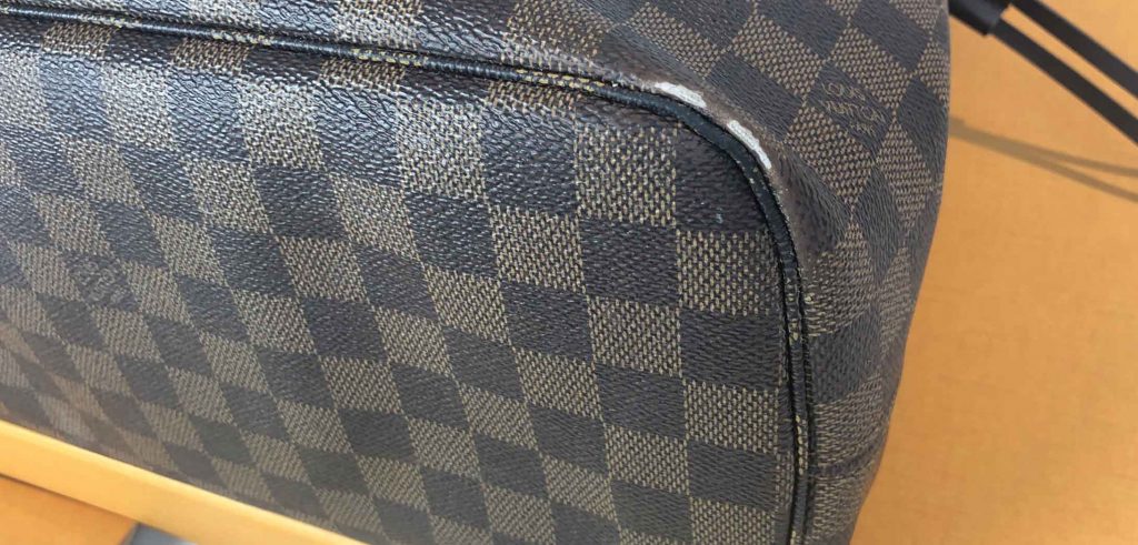 Louis Vuitton Neverfull canvas Damage Example to bottom Corners