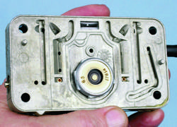 SA330_FULLBOOK_Holley Carbs Rebuild_Page_091_Image_0001