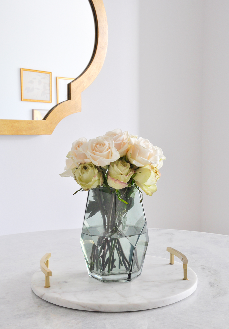 Great tips for arranging roses in a beautiful blue vase