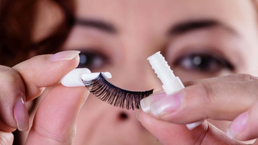 What are effective alternatives to eyelash glue?