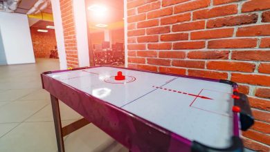 Air hockey table